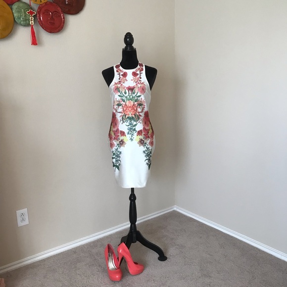 Forever 21 Dresses & Skirts - Forever 21 Bodycon Fitted Floral Dress